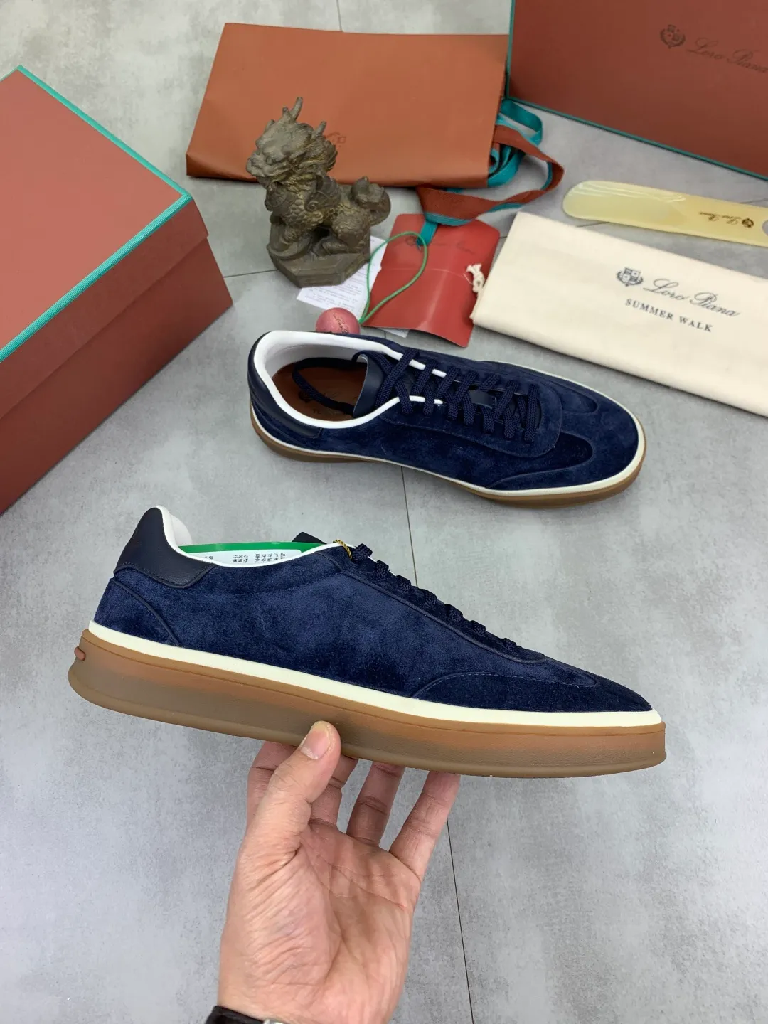 Men's men's shoes 💰P580 New model 💰 The latest casual shoes Loro Piana 💯 Top grade 💯 Buy the original copy 💯 Founded the existing Loro Piana company on April 24, 1924. It is the sixth generation of family operation, providing the best quality products to customers who are discerning about taste and quality. Imported original fly woven fabric with cowhide fabric, plain calfskin lining, hand-stitched thread with cowhide feet, original packaging, high-end outsole, size: 38-45 (customized for 46), 8️⃣ colors available